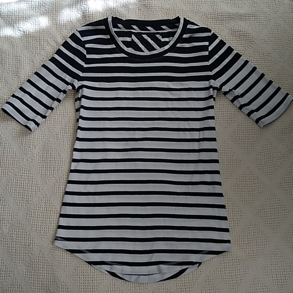 Banana Republic tee